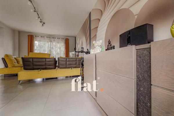 Maison 6 pièces/ 175 m2/ DPE C/1200 m2 terrain/ SAINTE LUCE SUR LOIRE/ 5 ch/ Piscine/ grand garage