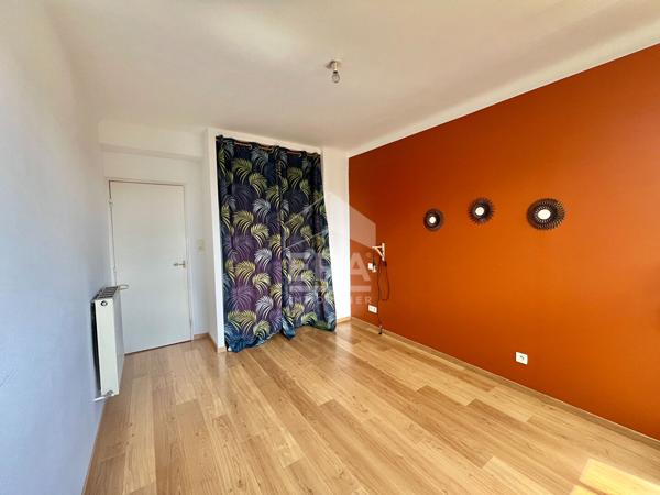 PAU - Foire Expositions : Appartement 3 pièces de 78.05 m2 avec balcon, cave et place de parking privée