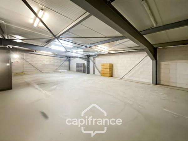LOCAL – BUREAUX – ENTREPÔT 321 m² – QUETIGNY (21800)