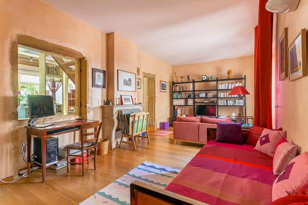 VIEUX LYON – Duplex familial avec jardins au calme