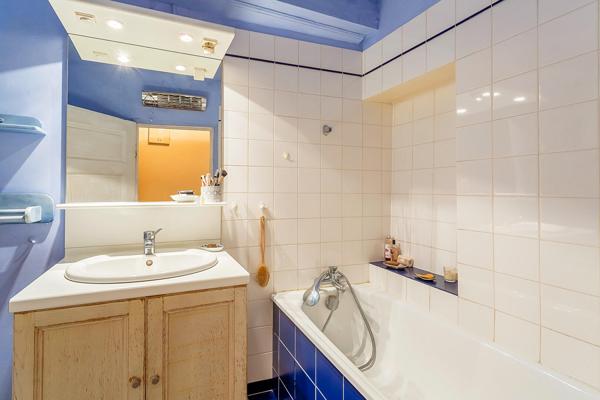 VIEUX LYON – Duplex familial avec jardins au calme
