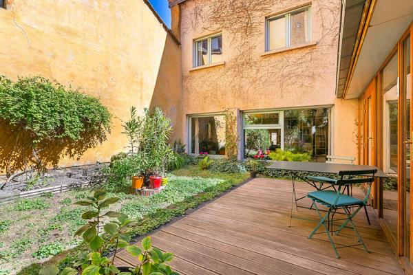 VIEUX LYON – Duplex familial avec jardins au calme