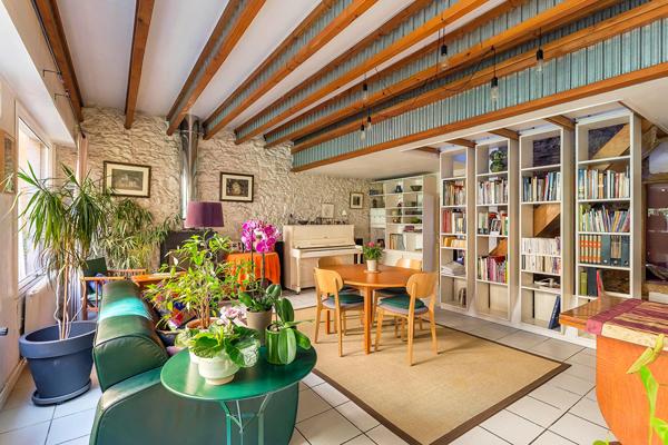 VIEUX LYON – Duplex familial avec jardins au calme