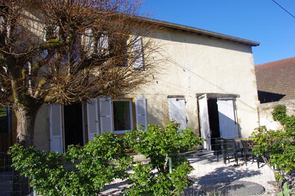 Charlieu (42190) Fermette 90 m² sans travaux