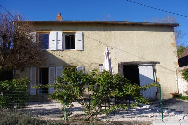 Charlieu (42190) Fermette 90 m² sans travaux