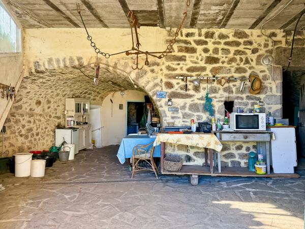 Chazeaux (07110) Authentique Tènement Immobilier en Pierre – Vue Exceptionnelle – Chazeaux (Monteil) – 20 min Aubenas