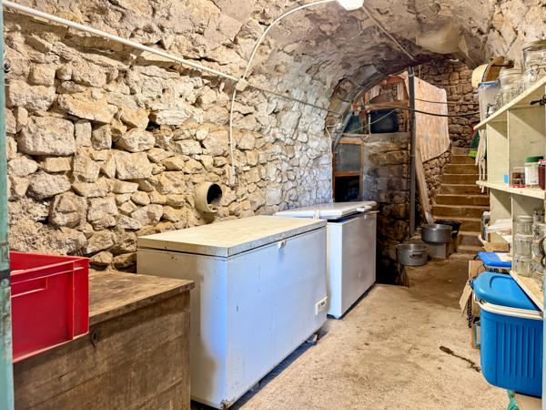 Chazeaux (07110) Authentique Tènement Immobilier en Pierre – Vue Exceptionnelle – Chazeaux (Monteil) – 20 min Aubenas