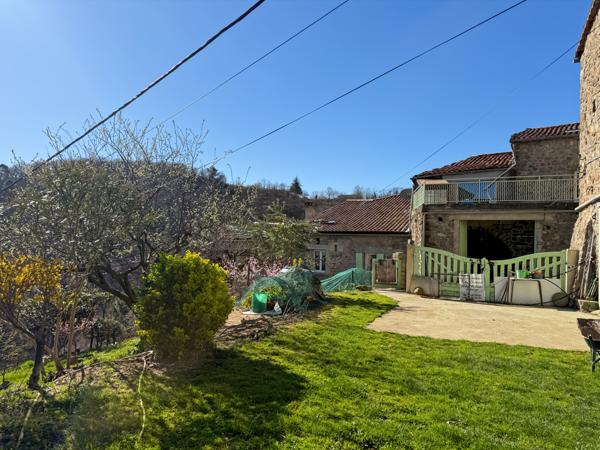 Chazeaux (07110) Authentique Tènement Immobilier en Pierre – Vue Exceptionnelle – Chazeaux (Monteil) – 20 min Aubenas