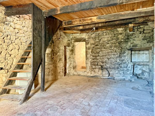Chazeaux (07110) Authentique Tènement Immobilier en Pierre – Vue Exceptionnelle – Chazeaux (Monteil) – 20 min Aubenas