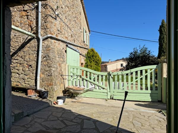 Chazeaux (07110) Authentique Tènement Immobilier en Pierre – Vue Exceptionnelle – Chazeaux (Monteil) – 20 min Aubenas