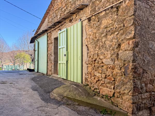 Chazeaux (07110) Authentique Tènement Immobilier en Pierre – Vue Exceptionnelle – Chazeaux (Monteil) – 20 min Aubenas