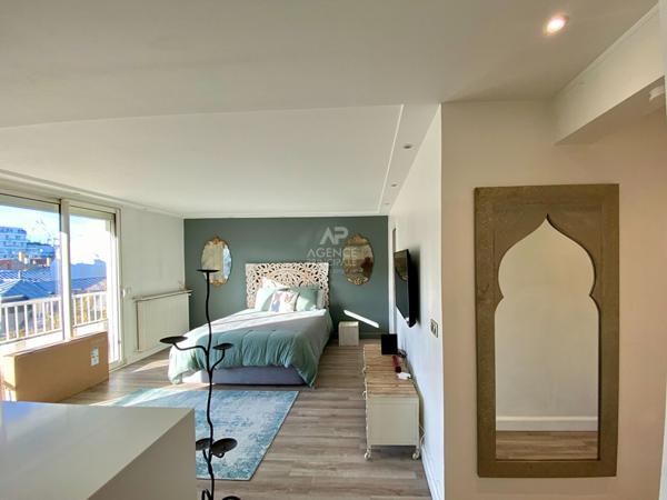 "Paris 15ème Rue de la Convention" Très beau studio meublé avec balcon terrasse !

Loyer €1 500/mois charges comprises **

- Ref : 21434