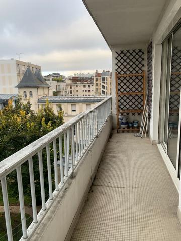 "Paris 15ème Rue de la Convention" Très beau studio meublé avec balcon terrasse !

Loyer €1 500/mois charges comprises **

- Ref : 21434