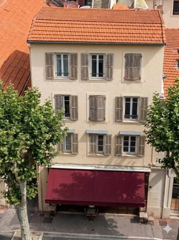 Immeuble à CANNES-LA-BOCCA (06150)