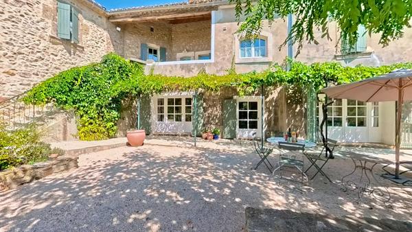 A vendre authentique propriété à seulement 12 minutes d'Uzès.
