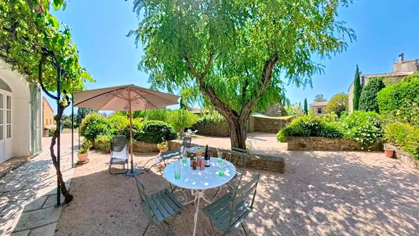 A vendre authentique propriété à seulement 12 minutes d'Uzès.