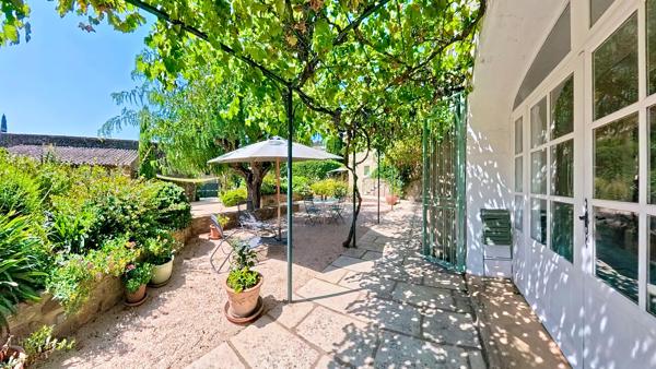 A vendre authentique propriété à seulement 12 minutes d'Uzès.