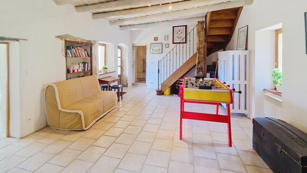 A vendre authentique propriété à seulement 12 minutes d'Uzès.