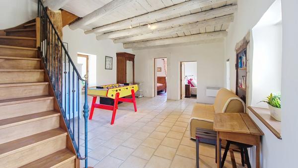 A vendre authentique propriété à seulement 12 minutes d'Uzès.