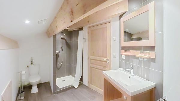 A vendre authentique propriété à seulement 12 minutes d'Uzès.