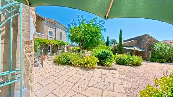 A vendre authentique propriété à seulement 12 minutes d'Uzès.