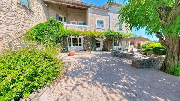 A vendre authentique propriété à seulement 12 minutes d'Uzès.