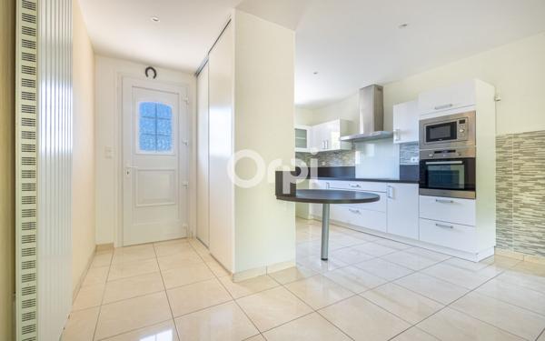 Maison à vendre    6 pièces •  Eyjeaux