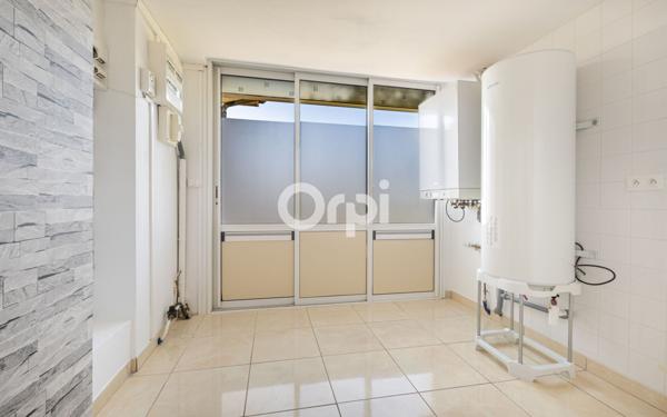 Maison à vendre    6 pièces •  Eyjeaux