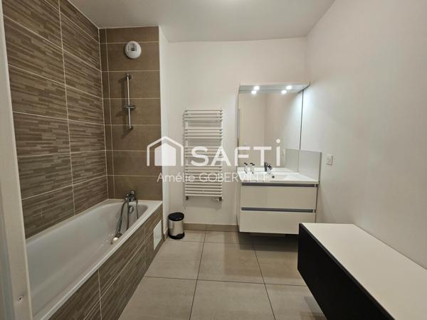 TERRASSE DE 100 M2 - T3 80 M² AU 4 ET DERNIER ETAGE AVEC ASCENSEUR - RECENTE 2021