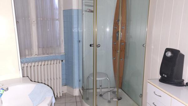 24190 Maison de ville Neuvic 8 pièces sur 2 niveaux 188 m2 parcelle de 532 m² garages