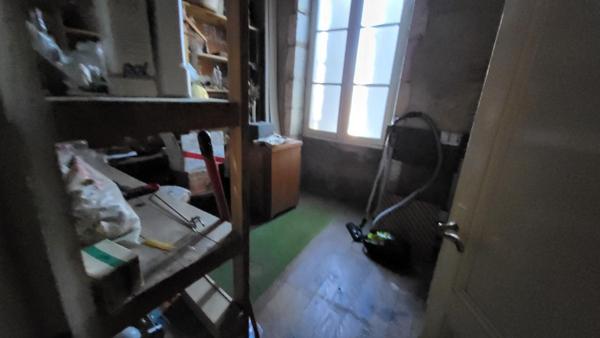 24190 Maison de ville Neuvic 8 pièces sur 2 niveaux 188 m2 parcelle de 532 m² garages