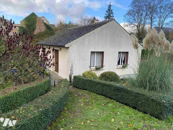 PUTANGES: Pavillon 2 chambres, sous sol terrain 833m²