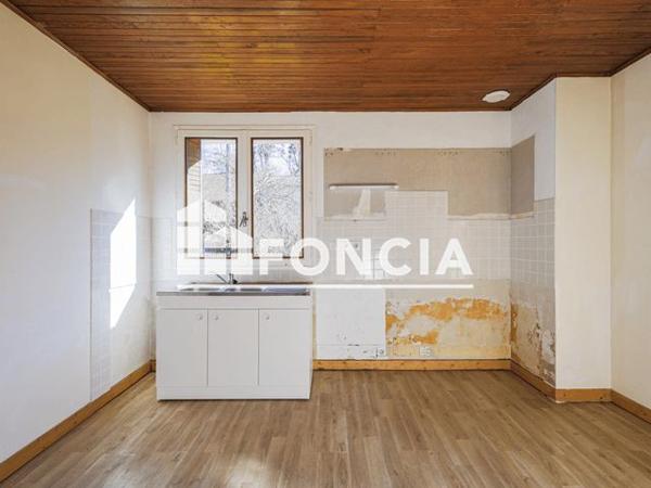 À vendre Maison 4 pièces 130 m² - Saint-étienne-de-saint-geoirs 38590