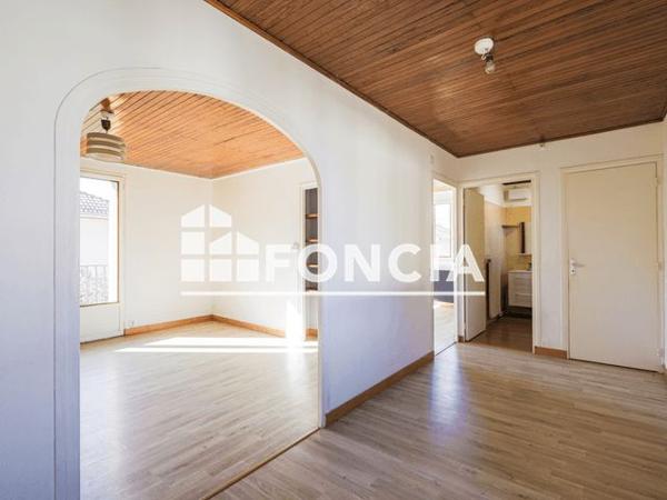 À vendre Maison 4 pièces 130 m² - Saint-étienne-de-saint-geoirs 38590