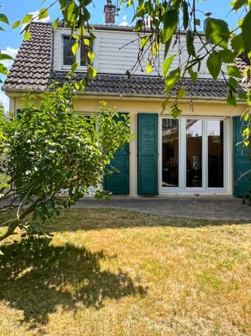 MAISON SEMI-INDIVIDUELLE DANS UN QUARTIER FAMILIAL RECHERCHÉ