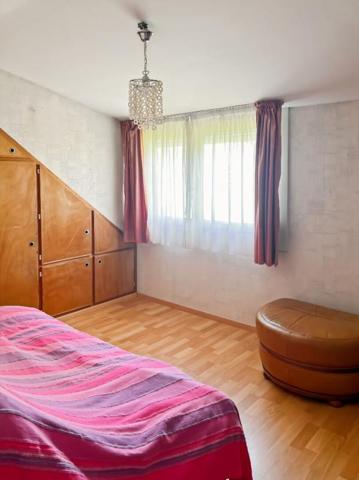 MAISON SEMI-INDIVIDUELLE DANS UN QUARTIER FAMILIAL RECHERCHÉ