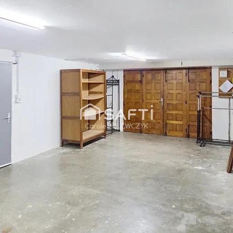 BELLE MAISON AUX VOLUMES GENEREUX