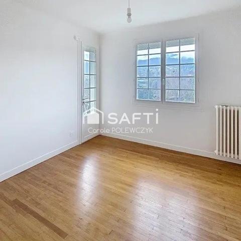 BELLE MAISON AUX VOLUMES GENEREUX