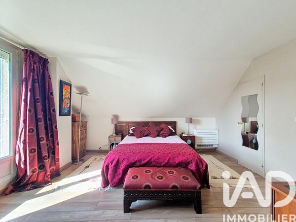 Maison à vendre 6 pièces 132 m² Le Mesnil-Saint-Denis