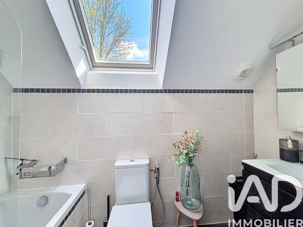 Maison à vendre 6 pièces 132 m² Le Mesnil-Saint-Denis