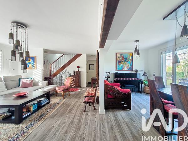 Maison à vendre 6 pièces 132 m² Le Mesnil-Saint-Denis