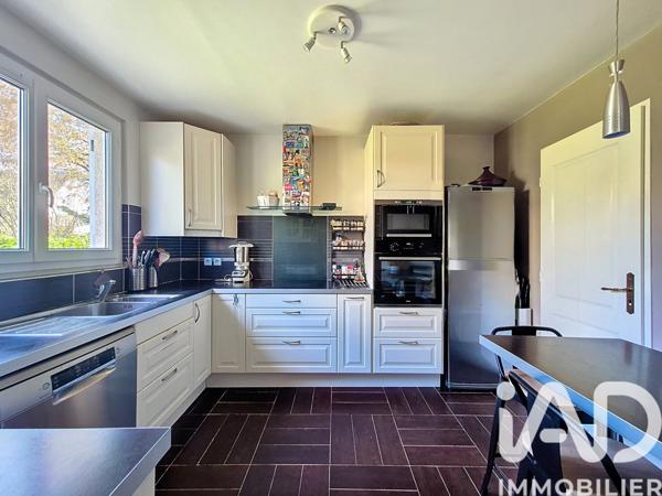 Maison à vendre 6 pièces 132 m² Le Mesnil-Saint-Denis