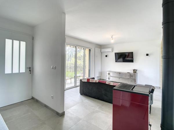 A vendre maison 103m² + 140m² de dépendance