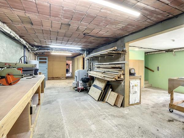 A vendre maison 103m² + 140m² de dépendance