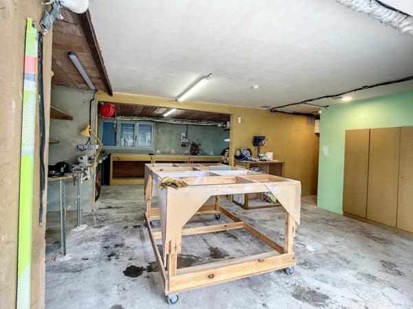 A vendre maison 103m² + 140m² de dépendance