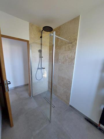 A vendre maison 103m² + 140m² de dépendance