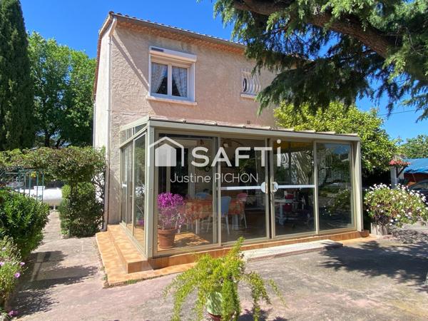 Maison familiale à rénover sur beau terrain plat de 700 m², à proximité du centre