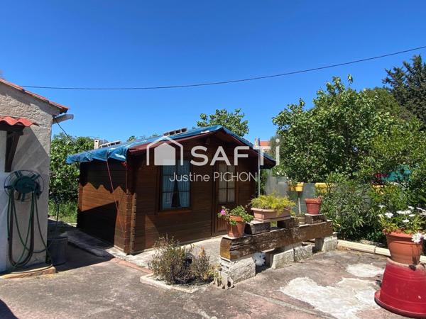 Maison familiale à rénover sur beau terrain plat de 700 m², à proximité du centre