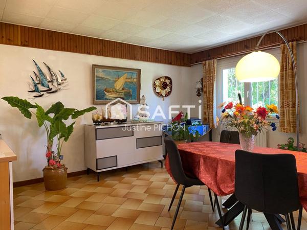 Maison familiale à rénover sur beau terrain plat de 700 m², à proximité du centre