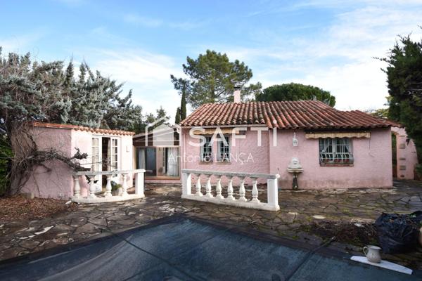 Maison de plain pied avec dépendance à fort potentiel - Roquebrune-sur-Argens